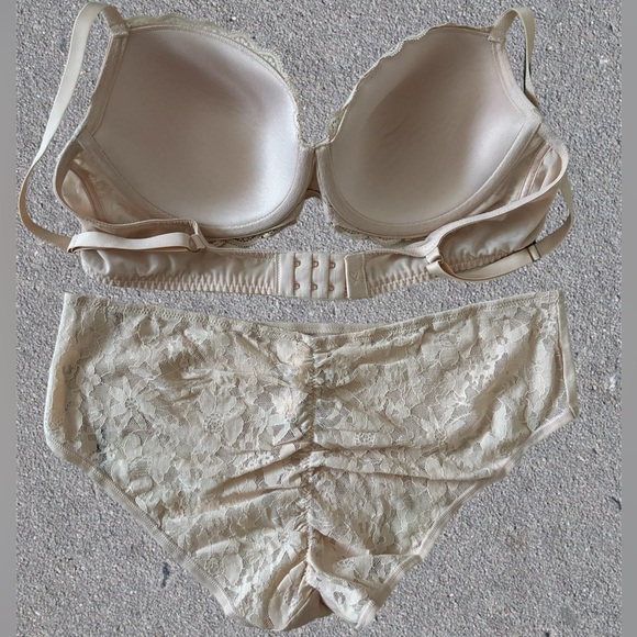 (Free NWT XL Hiphugger Panty) with Victoria’s Secret Dream Angels Bra Purchase - Picture 6 of 10